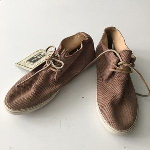 frye lena rebel zip low